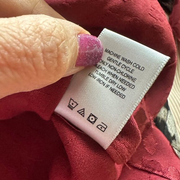 John Mark Leopard Jacquard Long Sleeve Tunic Womens Size L Boho Satin Shirt Red - Picture 8 of 9